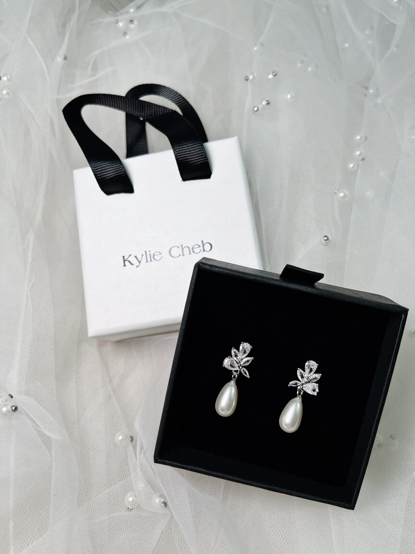Stunning bridal earrings pearl drop