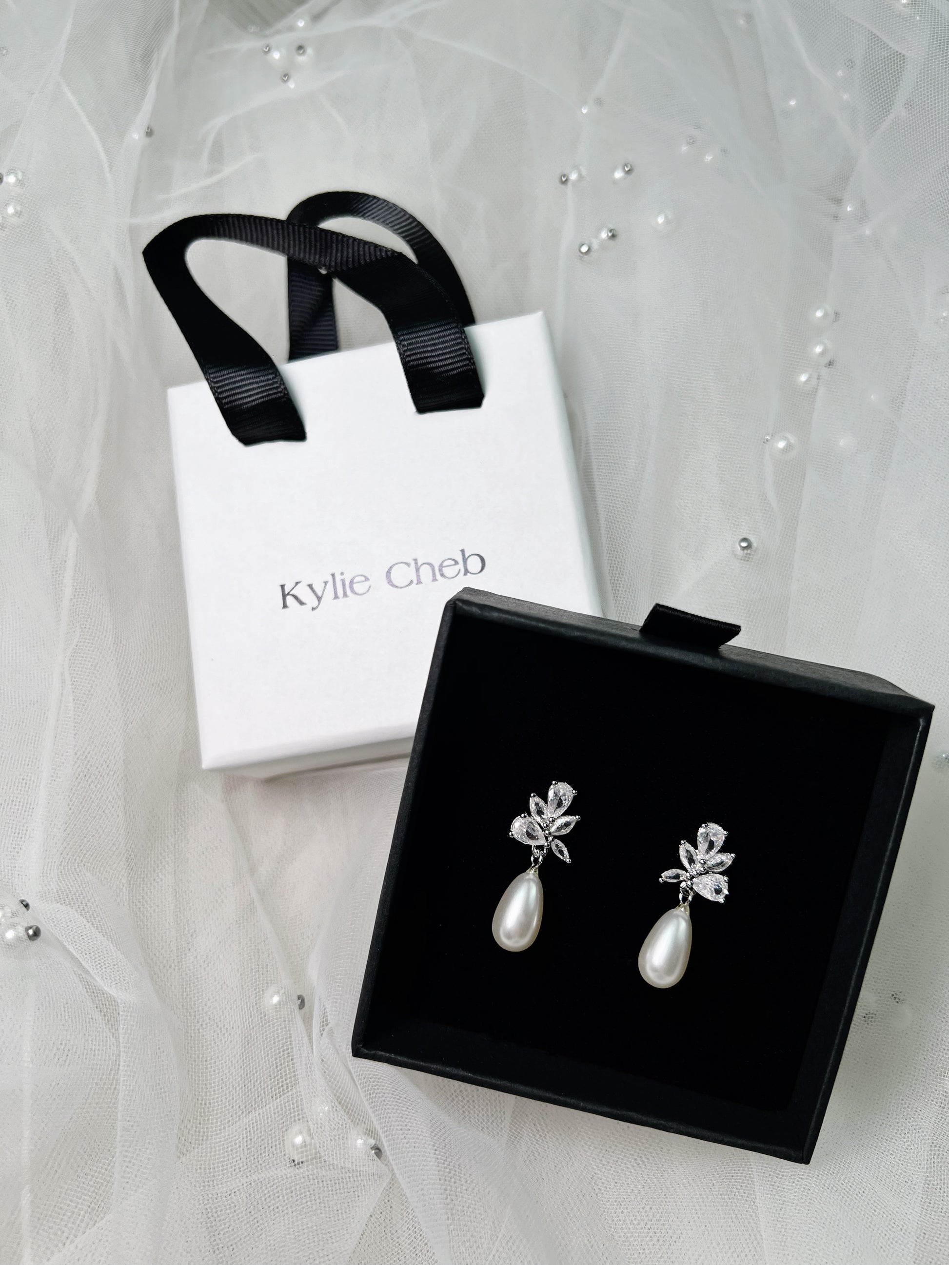 Stunning bridal earrings pearl drop